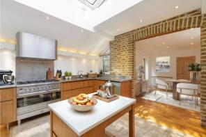 7, Bovingdon Road, London SW6 2AP