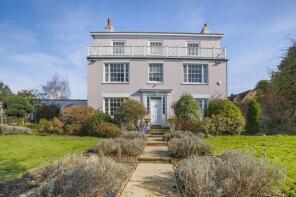 Stuart House, Delf Street, Sandwich CT13 9HD