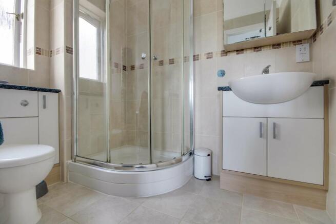Ensuite to Bed 1