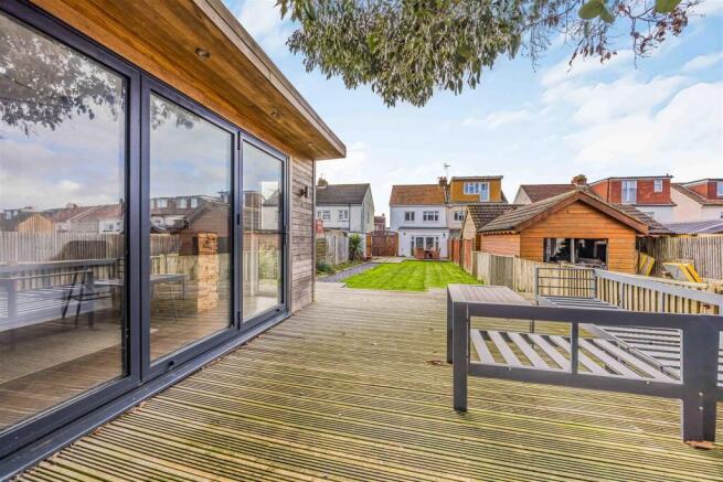 35 Second Avenue, Farlington-Small-PorticoMarketin