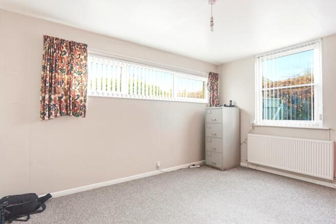 4 bed Detached for sale Image 9