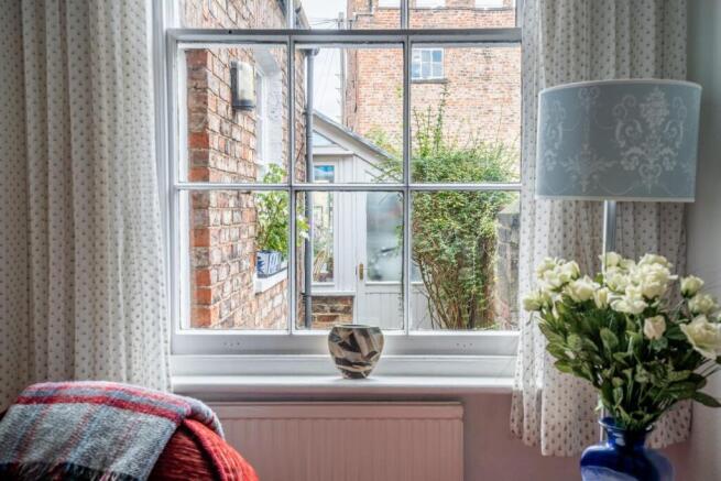 4 bed Terraced for sale Image 6