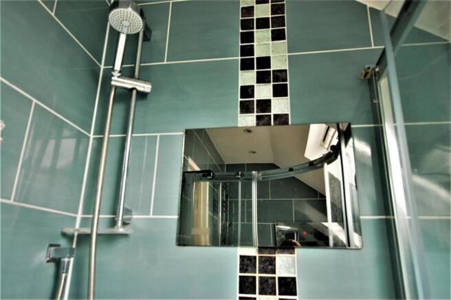 Integrated Tv In En-Suite
