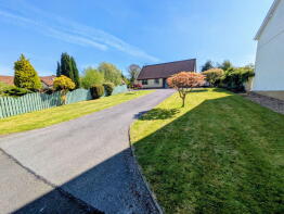 Maes-y-deri, Maesquarre Road, Ammanford SA18 2LB