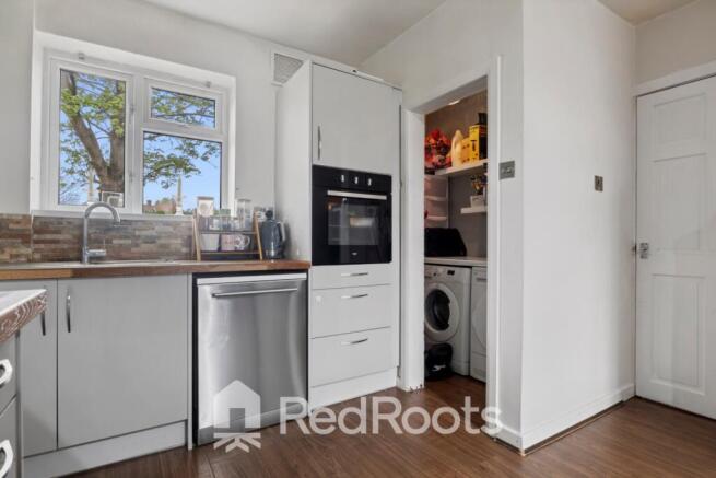 3 bed Semi-Detached for sale Image 6