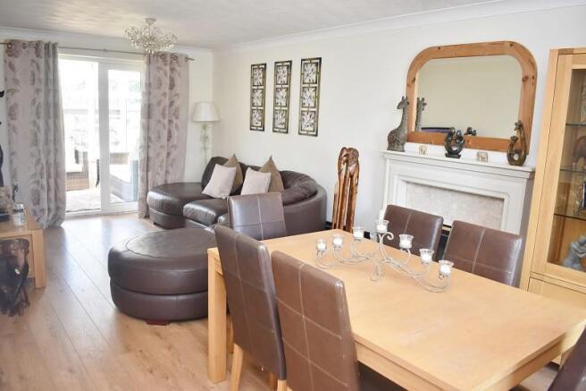 Lounge / Dining room