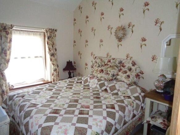 Bedroom 2 (REAR)