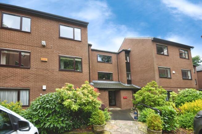 3 bed Flat for sale Image 7