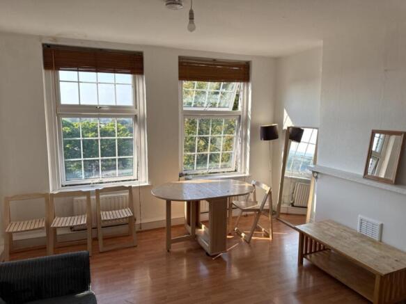 sittingroom.jpg