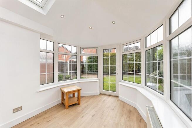 3 bed Semi-Detached for sale Image 7