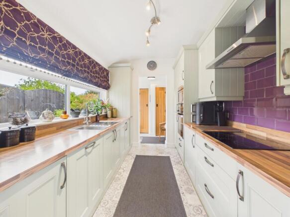 3 bed Terraced for sale Image 8