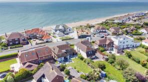 52 Kiandra, South Cliff, Bexhill-on-sea TN39 3EE