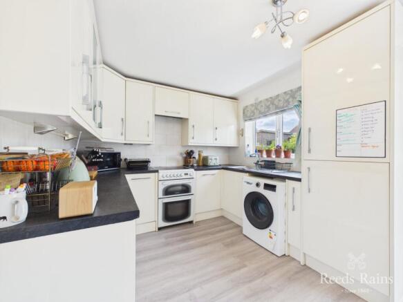3 bed Semi-Detached for sale Image 4