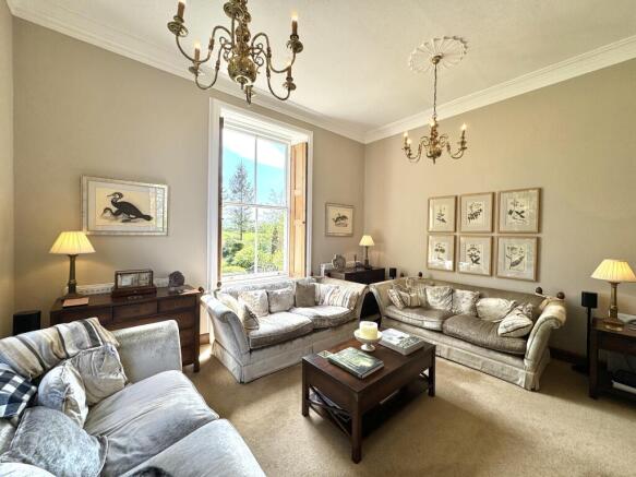 6 bed Detached for sale Image 9