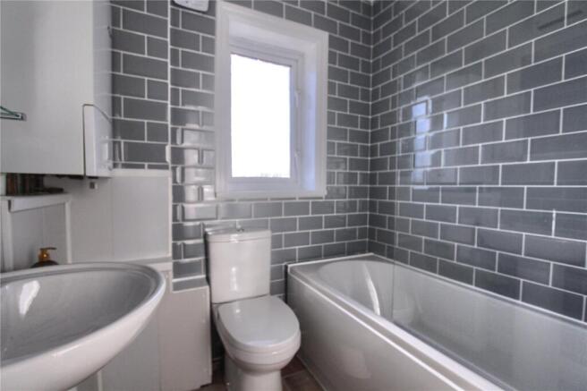 3 bed Terraced to rent Image 6
