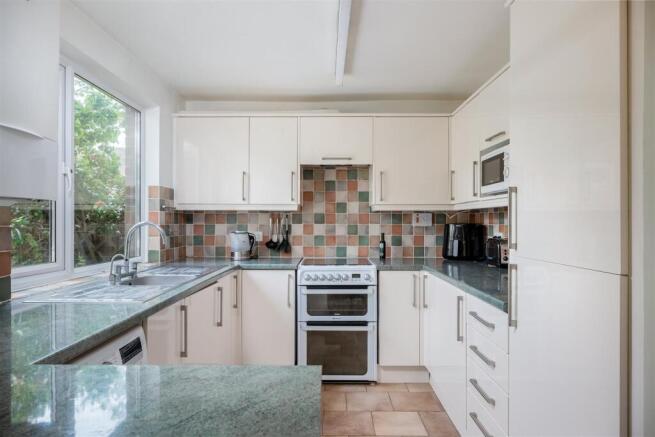 Woodfield Drive, Charlbury photo 4