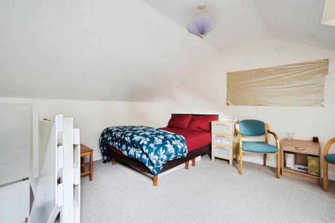 3 bed Apartment for sale Image 11