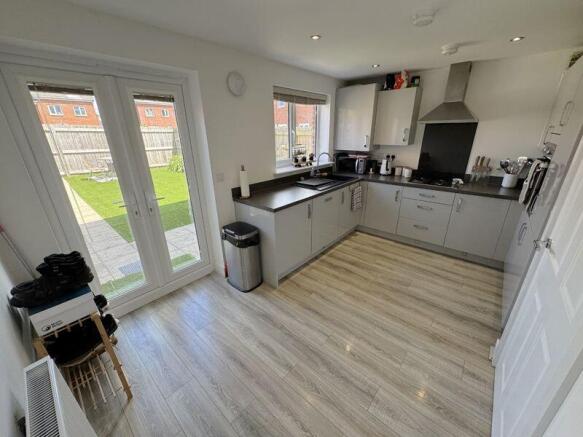 Modern Dining Kitchen