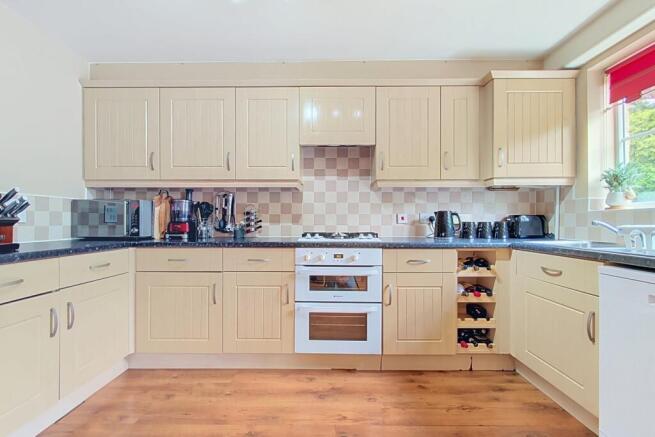 4 bed Town House for sale Image 7