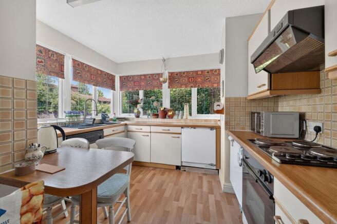 Avon Meadow Close, Stratford-Upon-Avon, CV37 photo 3