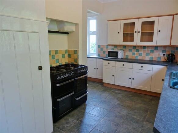 KITCHEN: