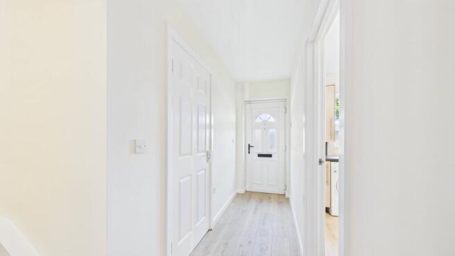 Entrance Hallway (2)
