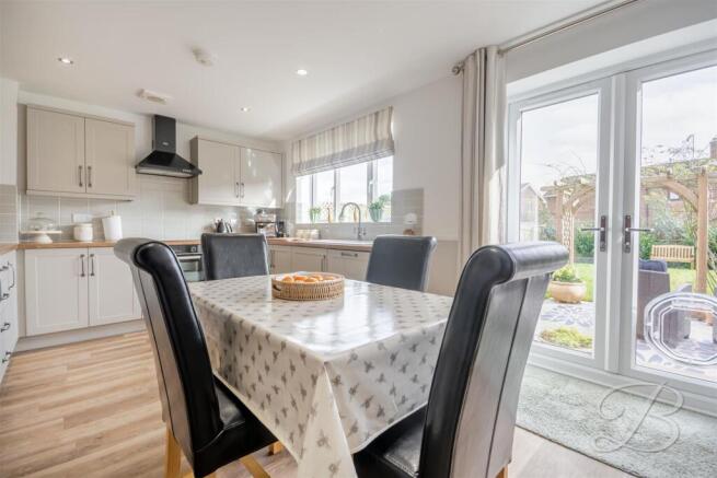 Swan Lane, New Ollerton photo 4