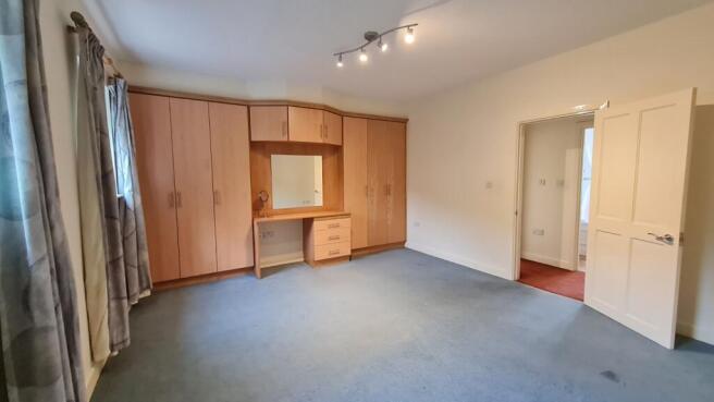 2 bed Flat to rent Image 8