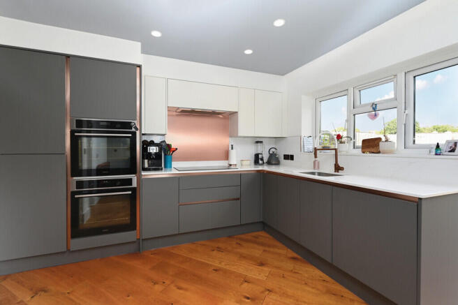 28 Darby Green La...
