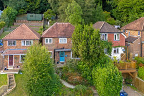 16, Cherry Tree Avenue, Haslemere GU27 1JW