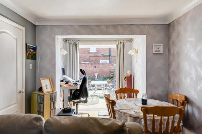 4 bed Semi-Detached for sale Image 5