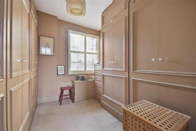 FB - Crofton Lodge - Walk In Wardrobe3 (1).JPG