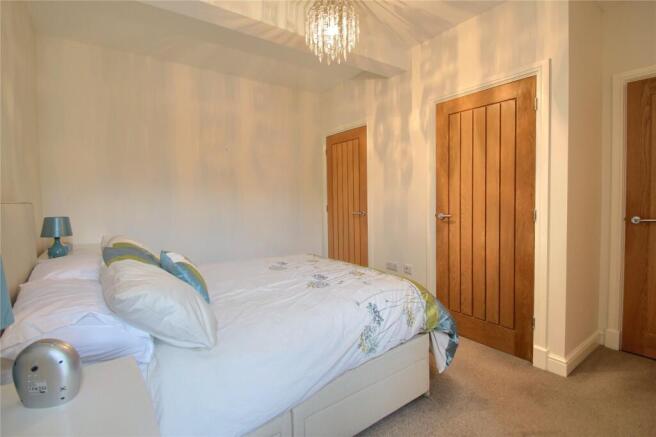 2 bed Flat for sale Image 12