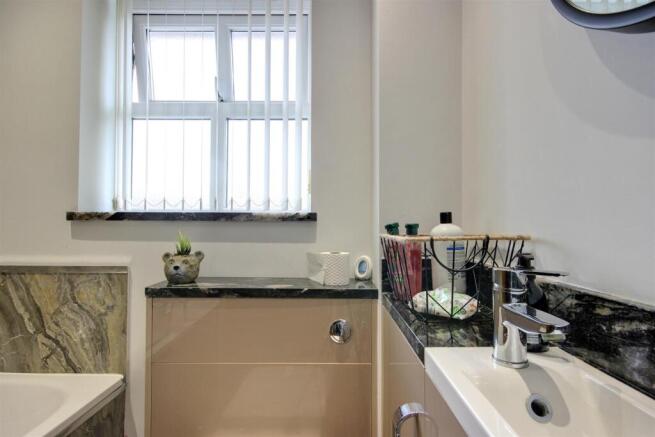 3 bed Detached for sale Image 11