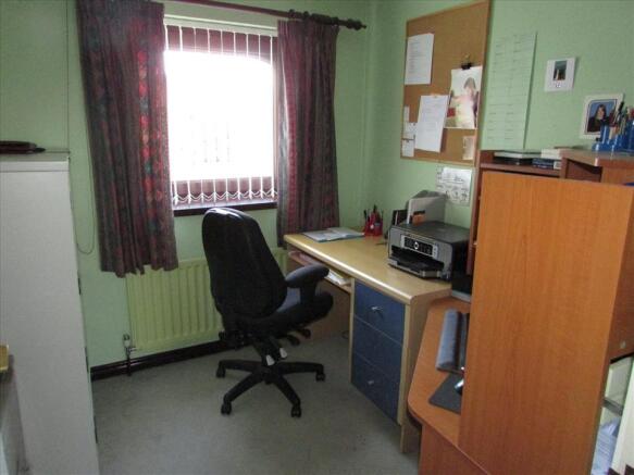 BEDROOM 4
