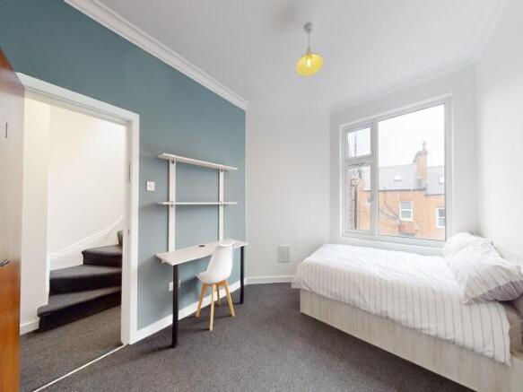 5 bed Not Specified to rent Image 4