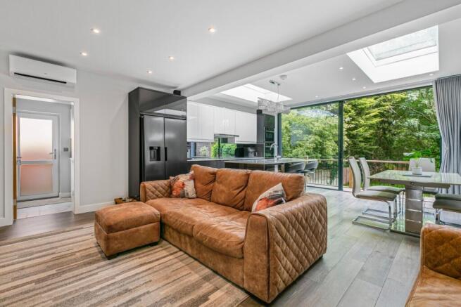 Elmbridge Avenue, Surbiton, Surrey, KT5 photo 4