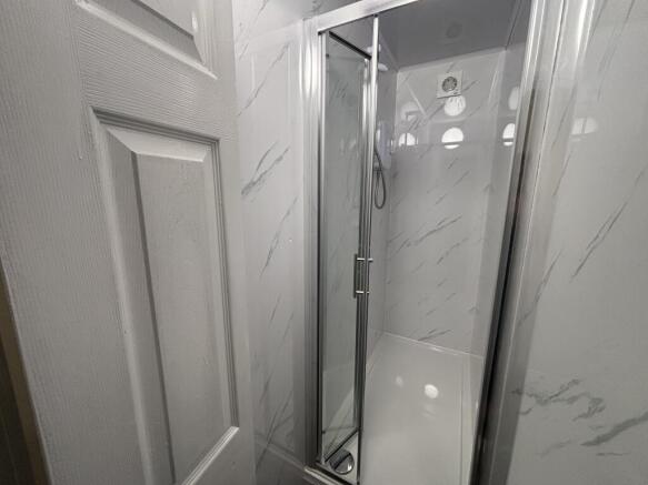 2 bed House to rent Image 8