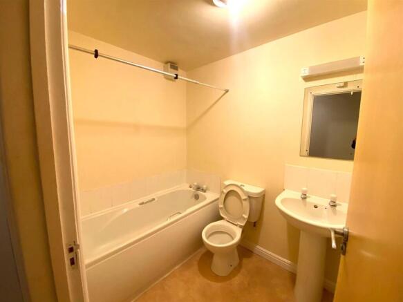 Bathroom (2).jpeg