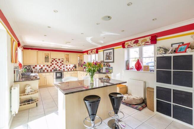 Kitchen / Dini...