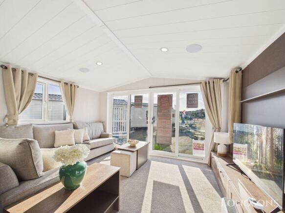 Cam02173g0 Pr0335 Still010