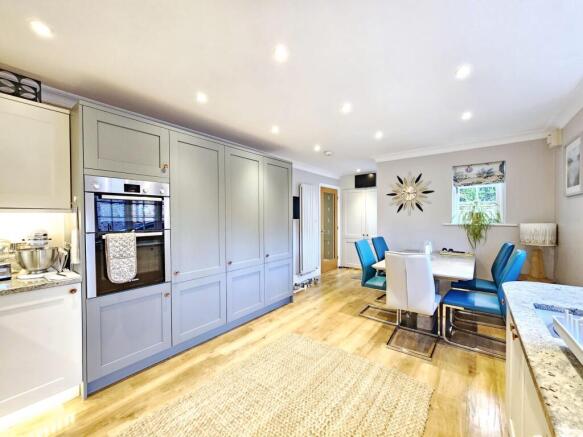3 bed Detached for sale Image 6
