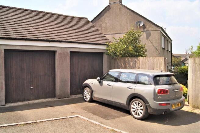 DOUBLE GARAGE