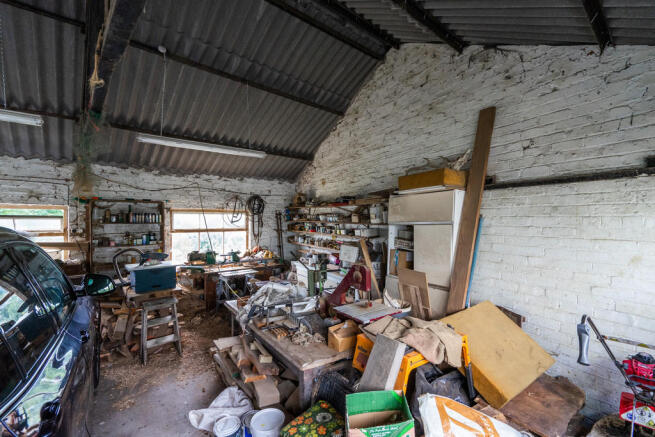 Double garage/wor...