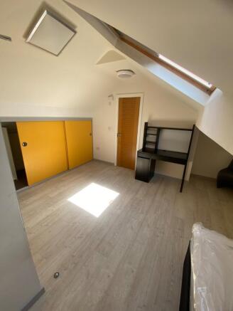 1 bed Terraced to rent Image 12