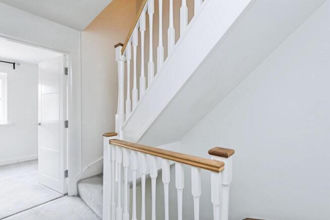 3 bed Terraced for sale Image 9