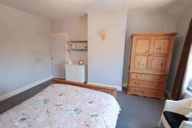 BEDROOM 2