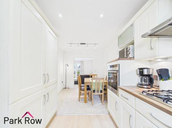 3 bed Terraced for sale Image 10