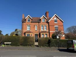 Flat 4, 12 Grasmere Court, St Gregorys Road, Stratford-upon-avon CV37 6UH