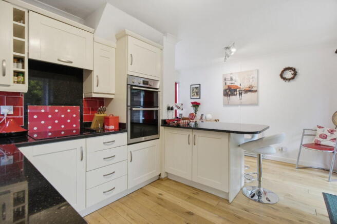 Kingshill Close, Malvern, WR14 photo 4